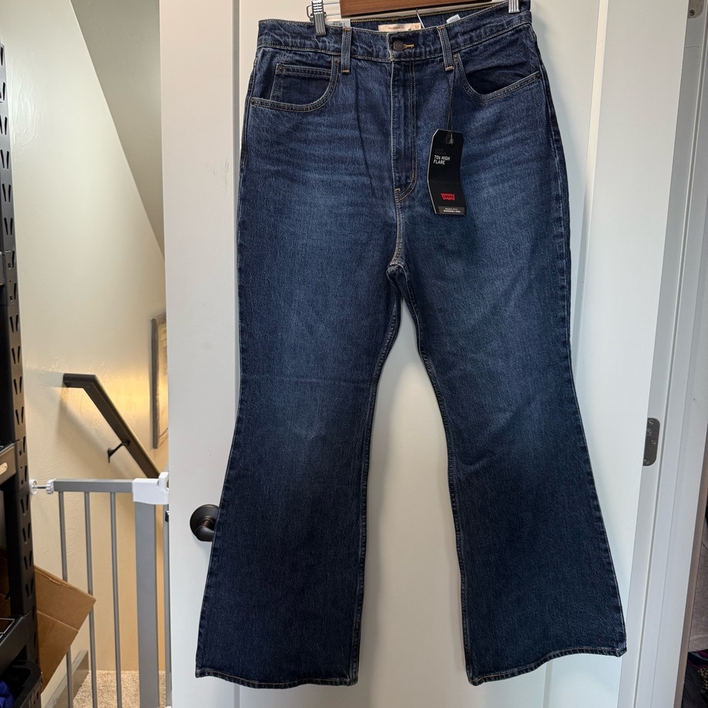 NWT Levi’s 70’s High Rise Flare Jeans Slim Stretch Bootcut Wide Leg Dark Wash 32